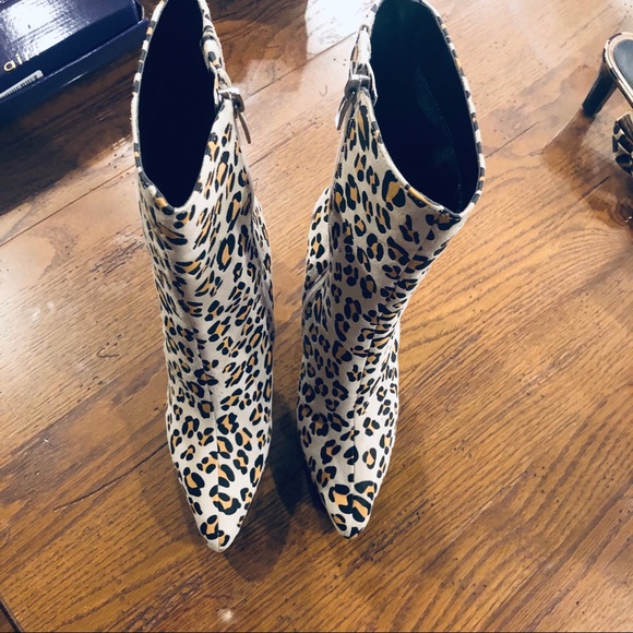 Collins Staurt - Picture 2 of 6